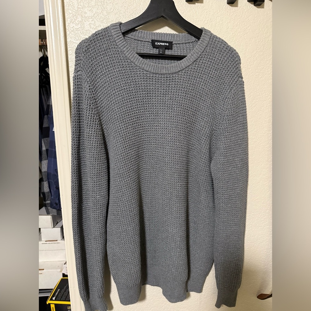 Men’s express heavy knit sweater Medium